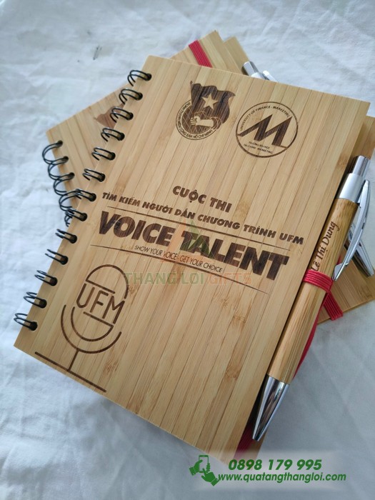 Bo Qua Tang(So Tay Bia Go+But Go) khac logo theo yeu cau khach hang