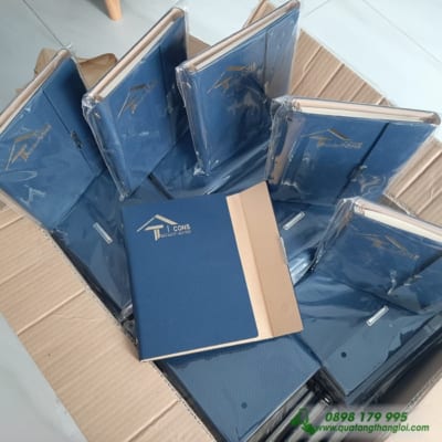 Sổ Tay Da Bìa Còng in logo Doanh Nghiệp TICONS làm quà tặng khách hàng 