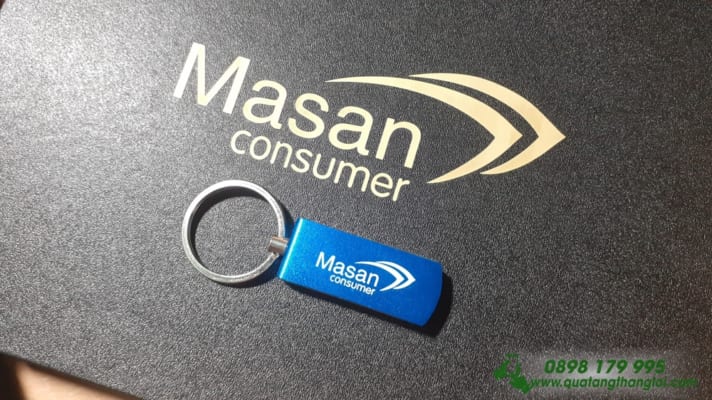 USB kim loai khac logo Ngan Hang Daegu lam qua tang khach hang