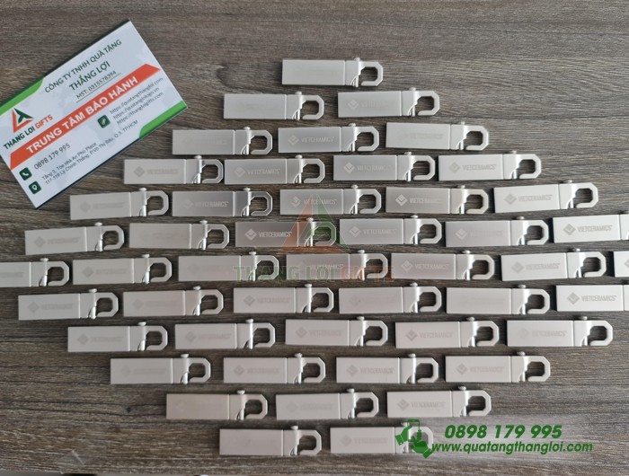 USB kim loại khắc logo theo yêu cầu khách hàng