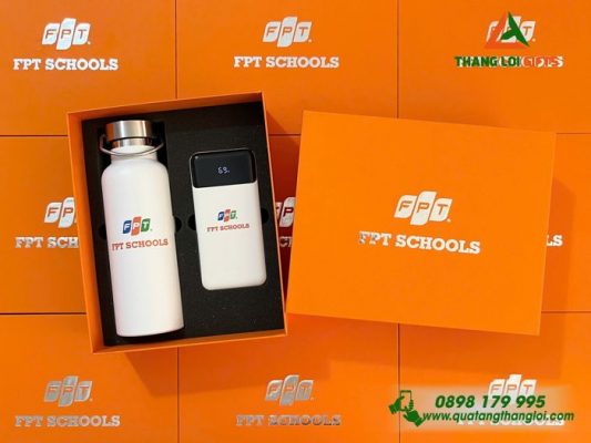 Set Quà Tặng (Bình & Pin Sạc) – In Logo Trường FPT SCHOOLS