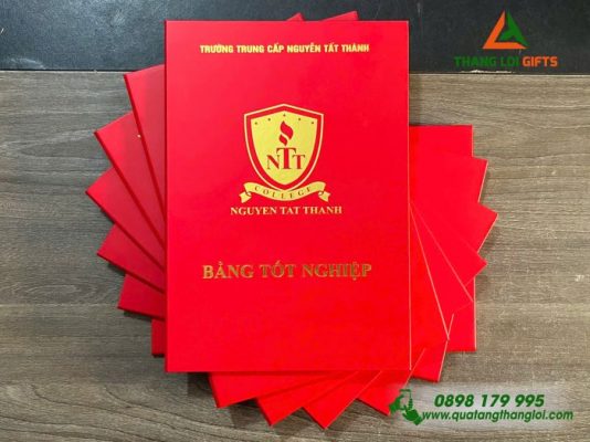 Bia Dung Giay Tot Nghiep Mau Do - Ep Kim Logo Truong Trung Cap Nguyen Tat Thanh