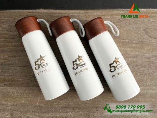 Binh Giu Nhiet Mau Trang Nap Go - Khac Logo Doanh Nghiep SST TRAVEL