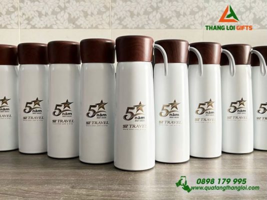 Binh Giu Nhiet Mau Trang Nap Go - Khac Logo Doanh Nghiep SST TRAVEL