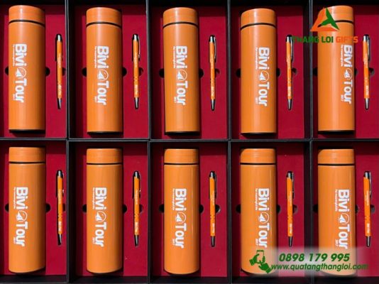 Bo Qua Tang (Binh & But Bi) Mau Cam - In Khac Logo Doanh Nghiep Bivi Tour