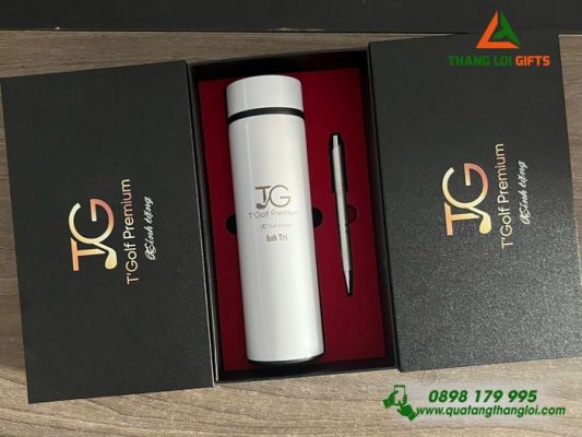 Bo Qua Tang (Binh & But) Mau Trang - In Khac Logo Doanh Nghiep TG T'Golf Premium