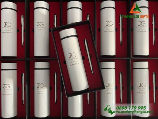 Bo Qua Tang (Binh & But) Mau Trang - In Khac Logo Doanh Nghiep TG T'Golf Premium