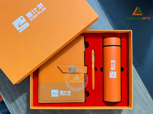 Bo Qua Tang (So+ Binh+ But) Mau Cam - In Khac Logo Su Kien Doanh Nghiep Luxshare ICT