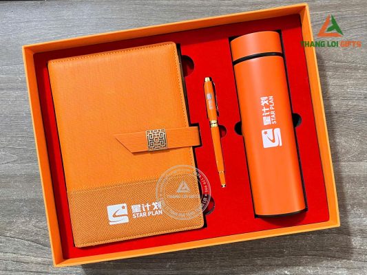 Bo Qua Tang (So+ Binh+ But) Mau Cam - In Khac Logo Su Kien Doanh Nghiep Luxshare ICT