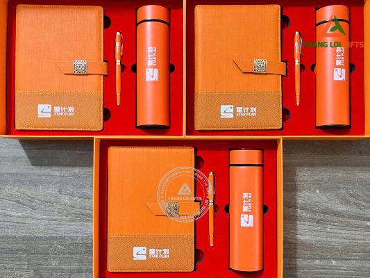 Bo Qua Tang (So+ Binh+ But) Mau Cam - In Khac Logo Su Kien Doanh Nghiep Luxshare ICT