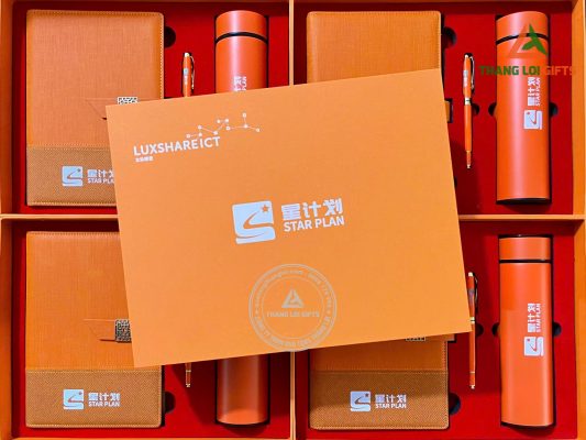 Bo Qua Tang (So+ Binh+ But) Mau Cam - In Khac Logo Su Kien Doanh Nghiep Luxshare ICT