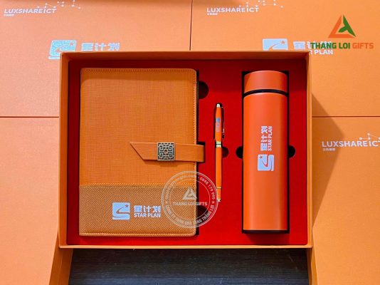 Bo Qua Tang (So+ Binh+ But) Mau Cam - In Khac Logo Su Kien Doanh Nghiep Luxshare ICT