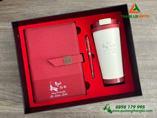 Bo Qua Tang (So+ Ly 530ml+ But) Mau Do - In Khac Noi Dung Tri An Nguoi Lai Do 