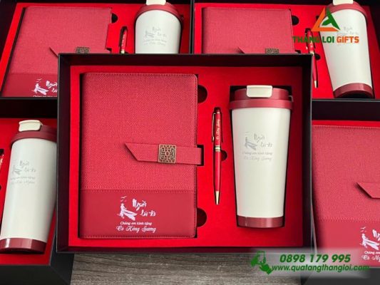 Bo Qua Tang (So+ Ly 530ml+ But) Mau Do - In Khac Noi Dung Tri An Nguoi Lai Do 
