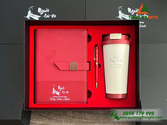 Bo Qua Tang (So+ Ly 530ml+ But) Mau Do - In Khac Noi Dung Tri An Nguoi Lai Do 