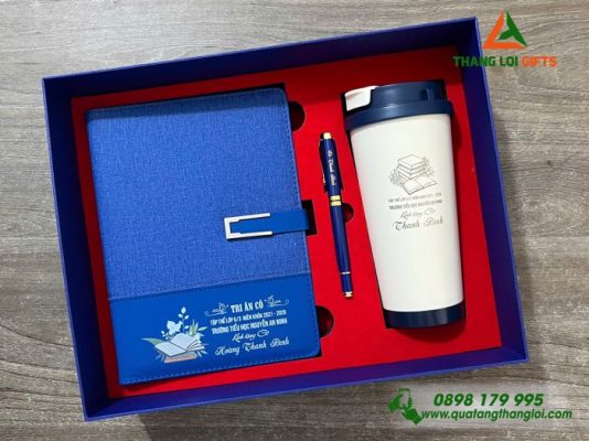Bo Qua Tang (So+ Ly 530ml+ But) Mau Xanh - In Khac Noi Dung Tri An Thay Co Truong Tieu Hoc Nguyen An Ninh