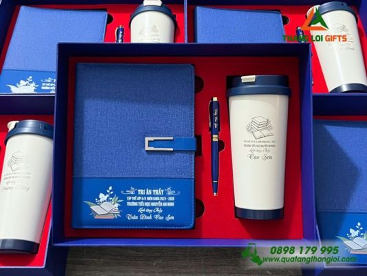 Bo Qua Tang (So+ Ly 530ml+ But) Mau Xanh - In Khac Noi Dung Tri An Thay Co Truong Tieu Hoc Nguyen An Ninh