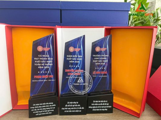 Cup Pha Le - In Logo Doanh Nghiep CENTRE POINT