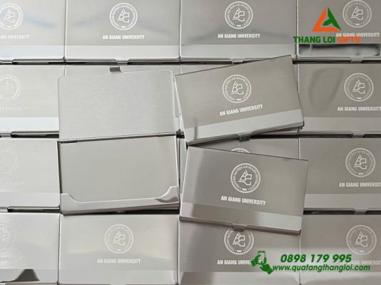 Hop Dung Namecard Inox - Khac Logo Truong Dai Hoc An Giang