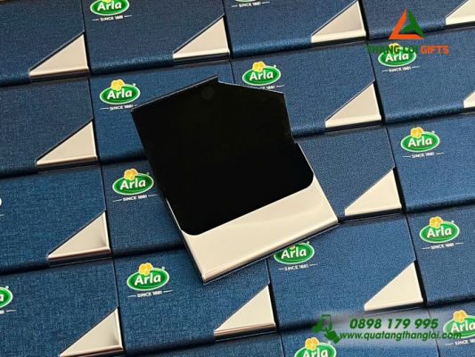 Hop Dung Namecard Vat Canh Mau Xanh - In Logo Doanh Nghiep Arla