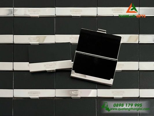 Hop Dung Namecard Vuong Mau Den - Khac Logo Doanh Nghiep THIBIDI