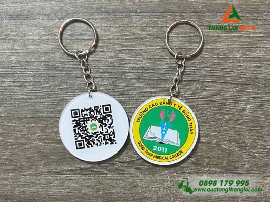 Moc Khoa Mica - In Logo Truong Cao Dang Y Te Dong Thap