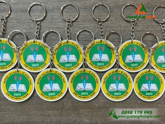 Moc Khoa Mica - In Logo Truong Cao Dang Y Te Dong Thap