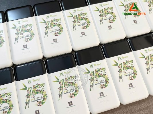 Pin Sac Du Phong Hoco 10.000mAh Mau Trang - In Logo 15 Nam Doanh Nghiep BAMBOO