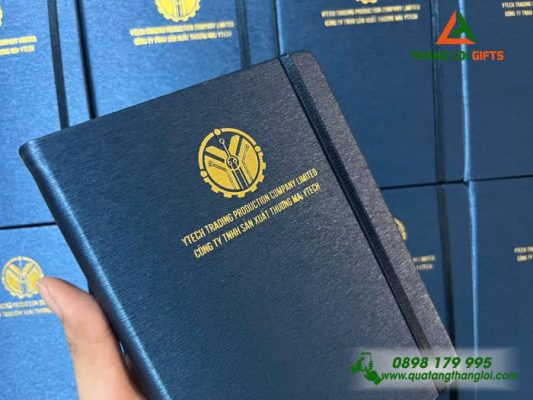 Sổ Dán Gáy A5 Màu Xanh Ép Kim Vàng Logo Doanh Nghiệp Y TECH Làm Quà Tặng Khách Hàng VIP