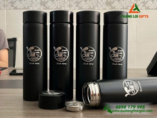 Binh Giu Nhiet Mau Den 500ml - Khac Logo 30 Nam Truong THCS Tran Quy Cap 