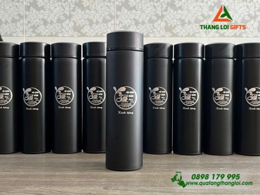 Binh Giu Nhiet Mau Den 500ml - Khac Logo 30 Nam Truong THCS Tran Quy Cap 