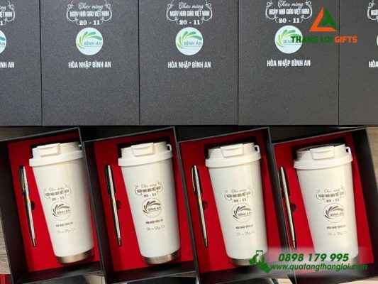 Bo Qua Tang (Ly 530ml & But) Mau Trang - In Khac Noi Dung Ngay Nha Giao Viet Nam 20-11