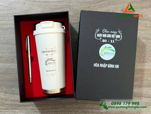 Bo Qua Tang (Ly 530ml & But) Mau Trang - In Khac Noi Dung Ngay Nha Giao Viet Nam 20-11