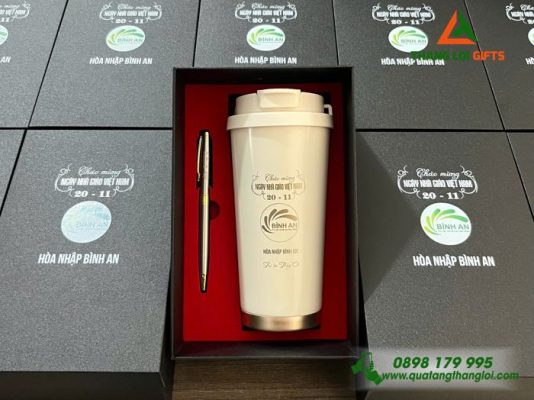 Bo Qua Tang (Ly 530ml & But) Mau Trang - In Khac Noi Dung Ngay Nha Giao Viet Nam 20-11