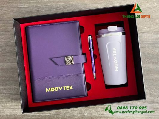 Bo Qua Tang (So+ Ly+ But) Mau Tim - In Khac Logo MOOVTEK 