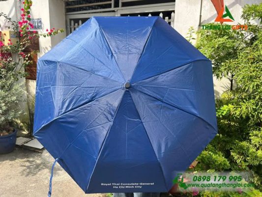 Ô Dù Cầm Tay Gập 3 Màu Xanh Đậm – In Logo Tổng Lãnh Sự Quán Thái Lan Tại TP.HCM