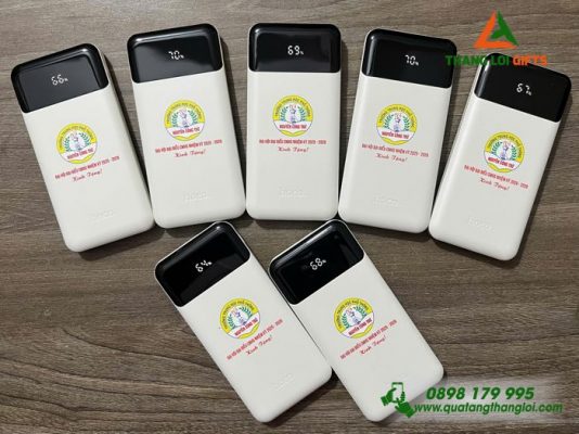 Pin Sac Du Phong Hoco Mau Trang 10.000mAh - In Logo Truong Nguyen Cong Tru
