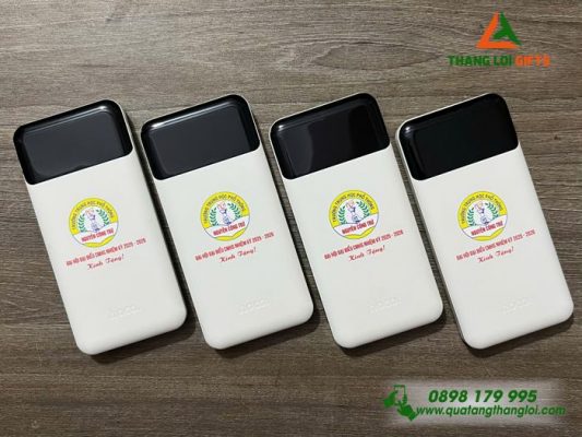 Pin Sac Du Phong Hoco Mau Trang 10.000mAh - In Logo Truong Nguyen Cong Tru
