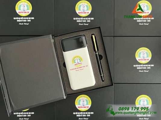 Pin Sac Du Phong Hoco Mau Trang 10.000mAh - In Logo Truong Nguyen Cong Tru
