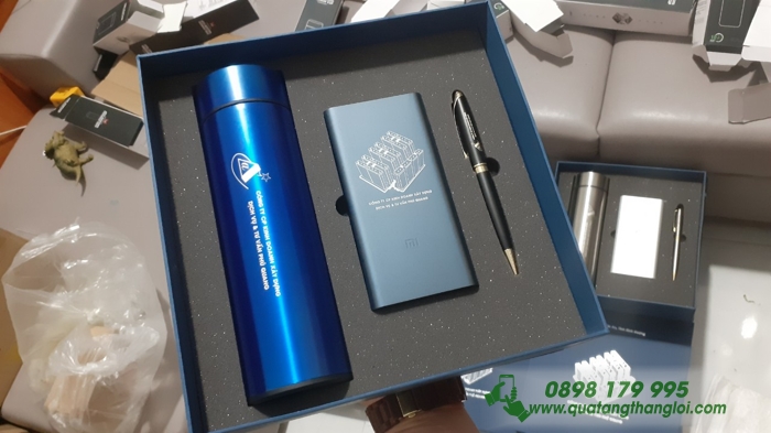 GST 24 – Bộ Quà Tặng - Giftset 4 món (Bình Giữ Nhiệt+Pin Sạc Dự Phòng+ Bút Bi) in logo