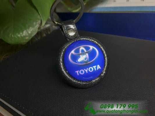 MKT 14 - moc khoa nhua cao cap in logo toyota qua tang khach hang quang cao thuong hieu doanh nghiep