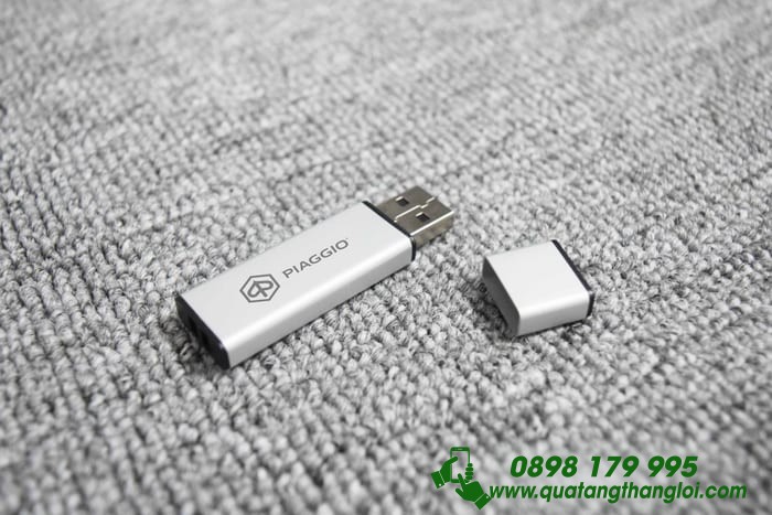 UKT 12 - USB Kim loai in khac logo qua tang khach hang