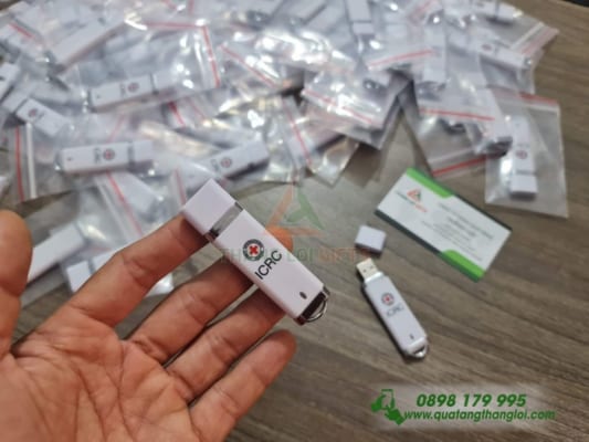 UNT 03 - USB Nhua in logo thuong hiue doanh nghiep 