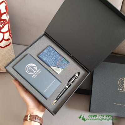 GIFTSET Bo Qua Tang(Pin Xiaomi+But Kim Loai+Hop Namecard)khac logo DAI DUONG lam qua tang