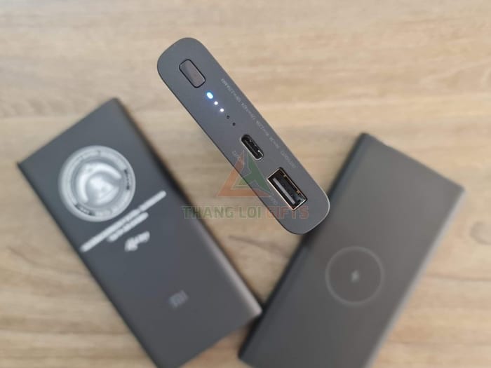 Pin sạc dự phòng XIAOMI in logo quà tặng khách hàng