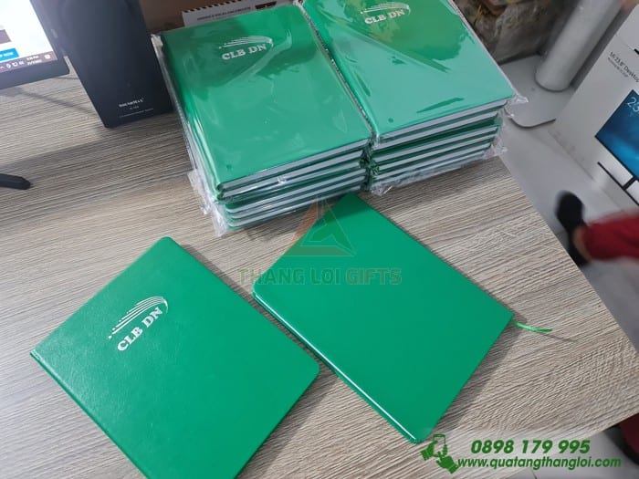 Sổ tay da dán gáy ép kim bạc in logo Doanh Nghiệp