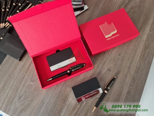 Bo qua tang GIFTS (hop namecard+ but kim loai+hop nam cham ep kim bac)