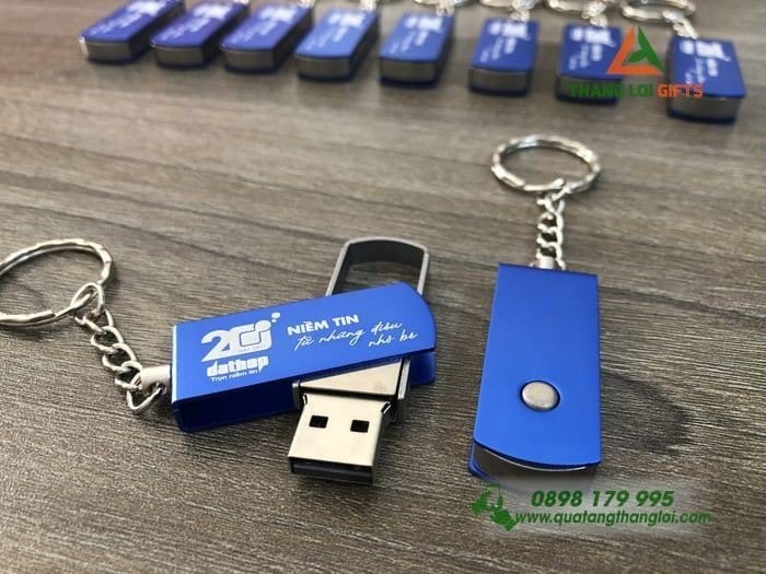 USB Xoay Móc Khóa Màu Xanh 32G Khắc Logo Quảng cáo (2)