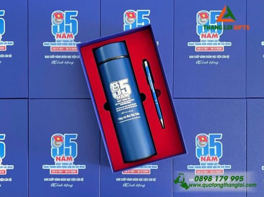 Bo Qua Tang (Binh & But) Mau Xanh - In Khac Logo 95 Nam Thanh Lap Doan Thanh Nien