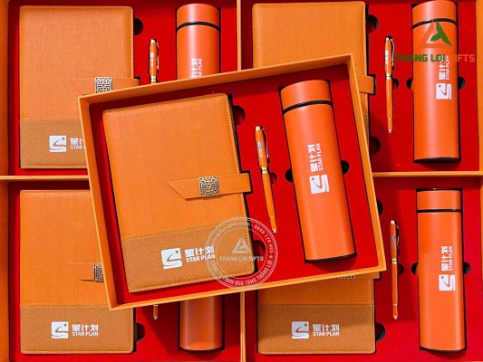 Bo Qua Tang (So+ Binh+ But) Mau Cam - In Khac Logo Su Kien Doanh Nghiep Luxshare ICT